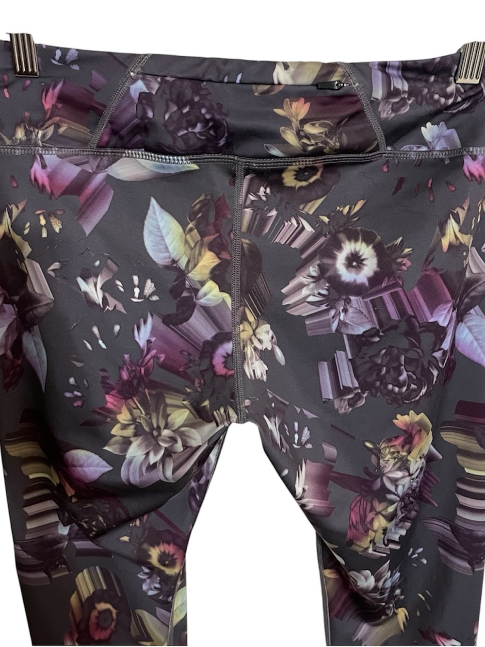 Nike Lux Floral Dri-Fit Print High-Rise Leggings - Picture 7 of 9